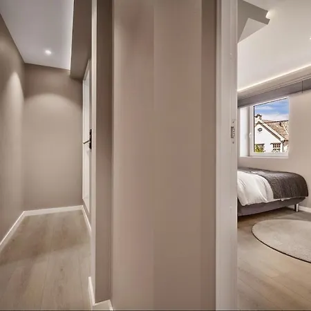 2 Story Modern Apartamento Bergen
