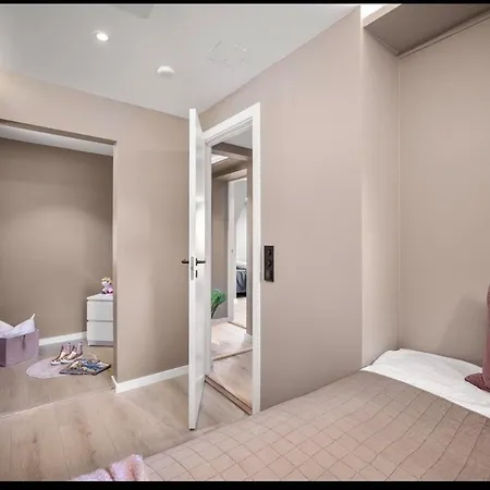 2 Story Modern Apartman *