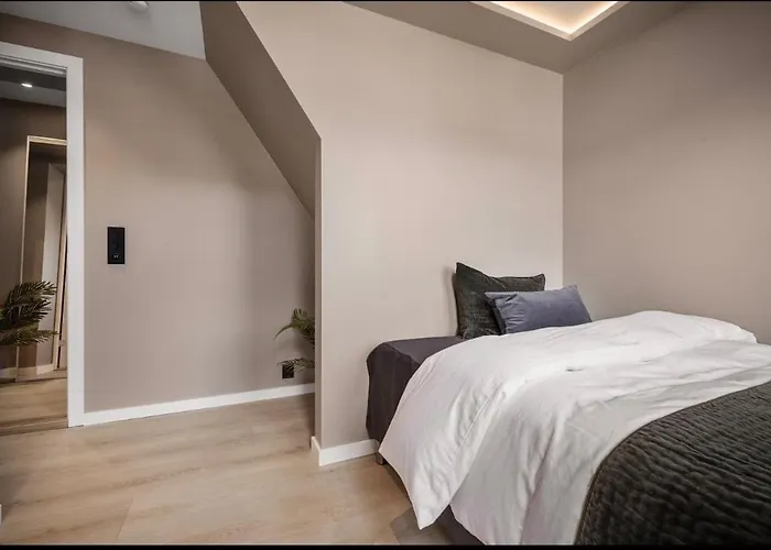 2 Story Modern * برغن